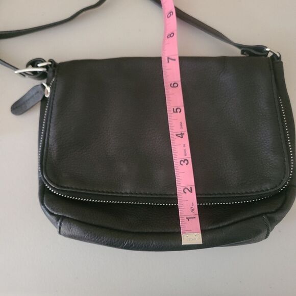 margot preston soft black genuine pebbled leather flap over crossbody bag - Picture 7 of 10